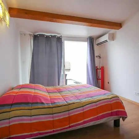 With 2 Bedrooms In Marseille, With Terrace And Wifi - 5 Km F Lejlighed